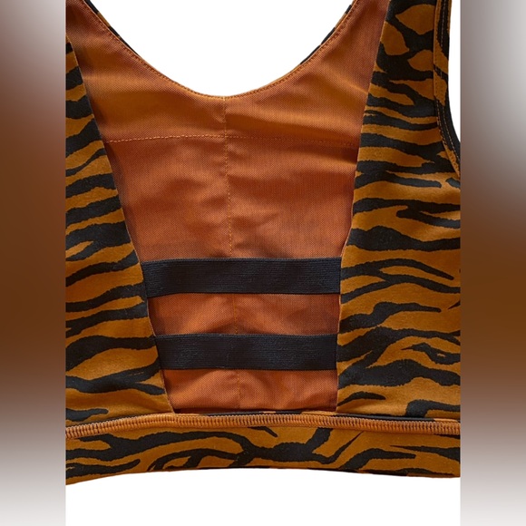 Brown & Black Zebra Print Workout Top Elastic Size S. Great Condition! The 12. - Picture 3 of 8